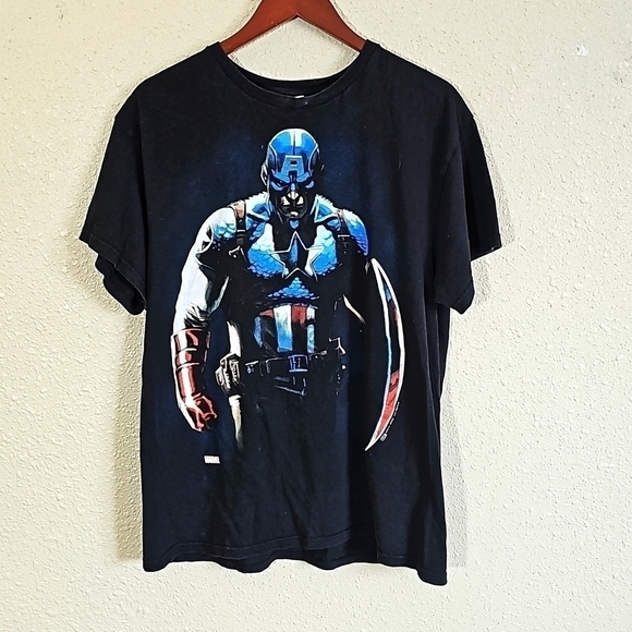 CAPTAIN America T-Shirt. - Picture 1 of 4